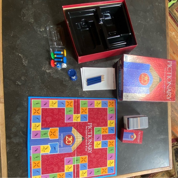 Pictionary 20th Anniversary Edition Game - Picture 6 of 6